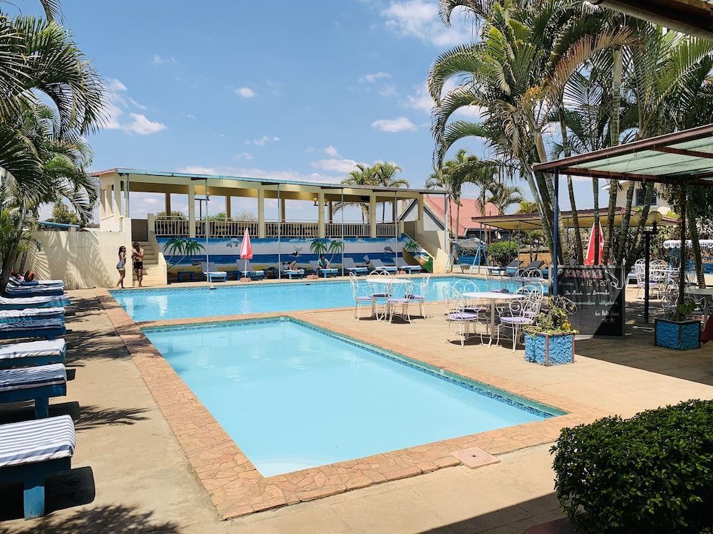 Hôtel - Appartement meublé " LES FLOTS BLEU " 1