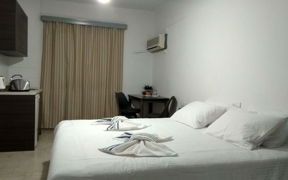 Relax Studios & Apartments 2