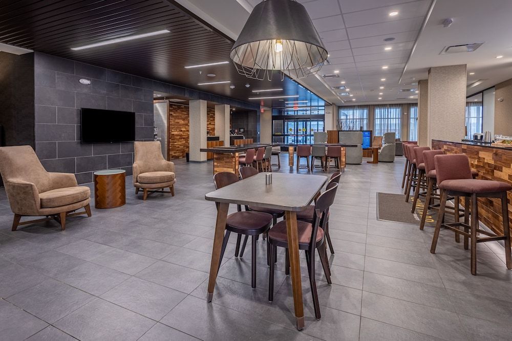 Courtyard by Marriott East Lansing Okemos 2