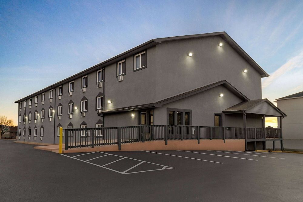Super 8 by Wyndham Columbus Edinburgh 1