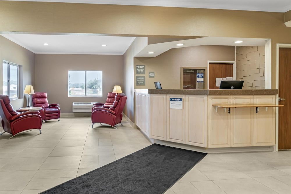Best Western Lakewinds 2
