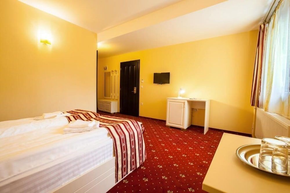 Extravagance Hotel 1