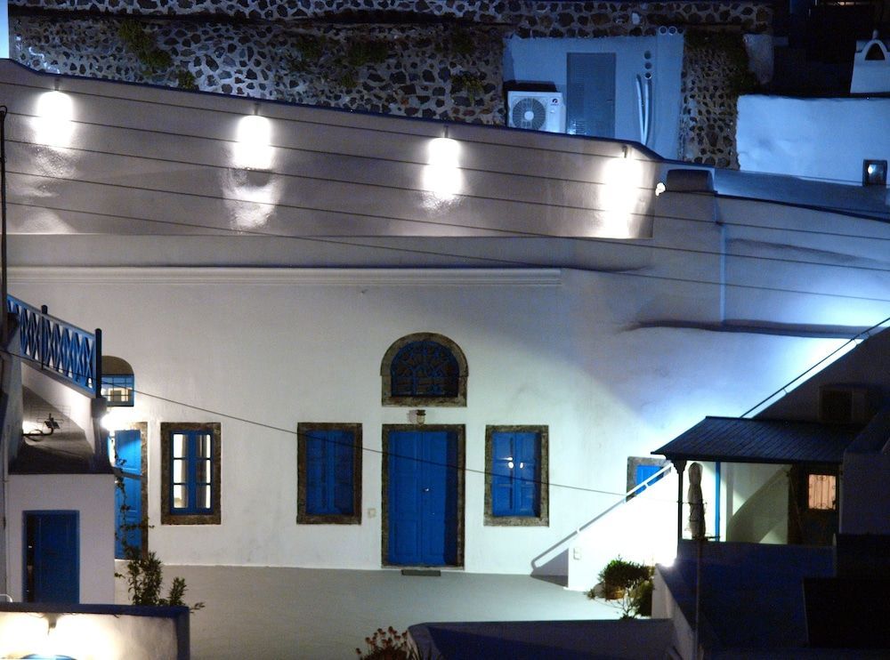 Santorini Caves 2