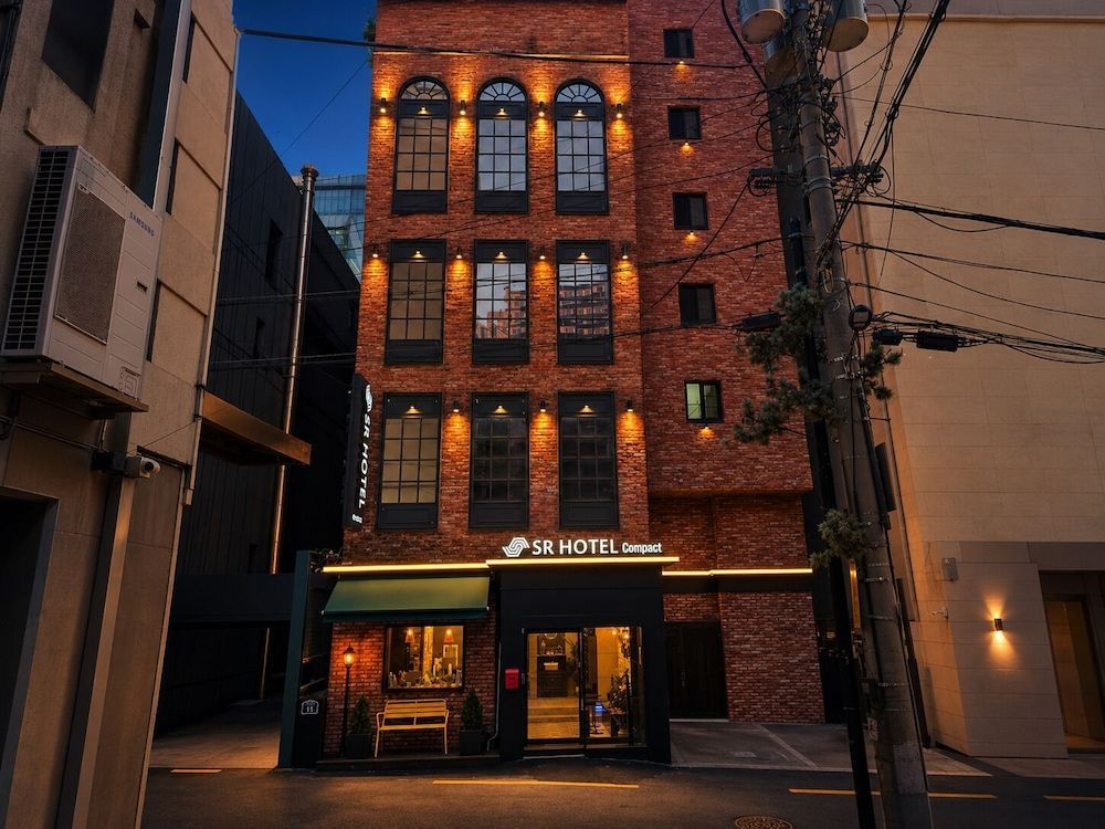 SR Compact Hotel Sinchon 1