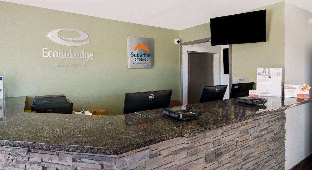 Suburban Studios Portage 2