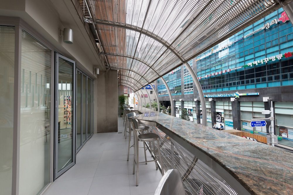 Metro Hotel 2