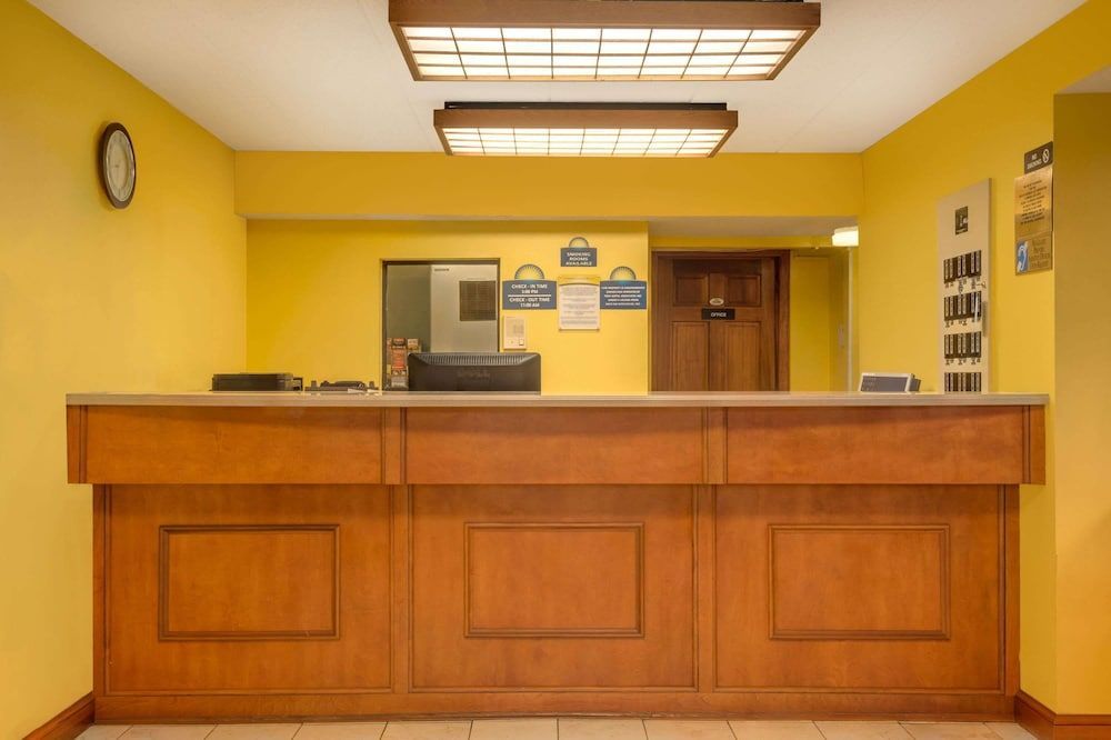 Days Inn by Wyndham Columbus Fairgrounds 2