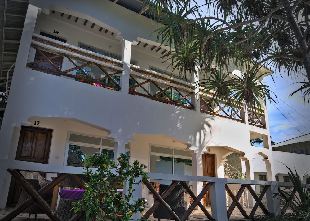 Cocolala Beach House 1