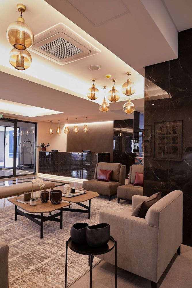 The Catalyst Apartment Hotel by NEWMARK 2