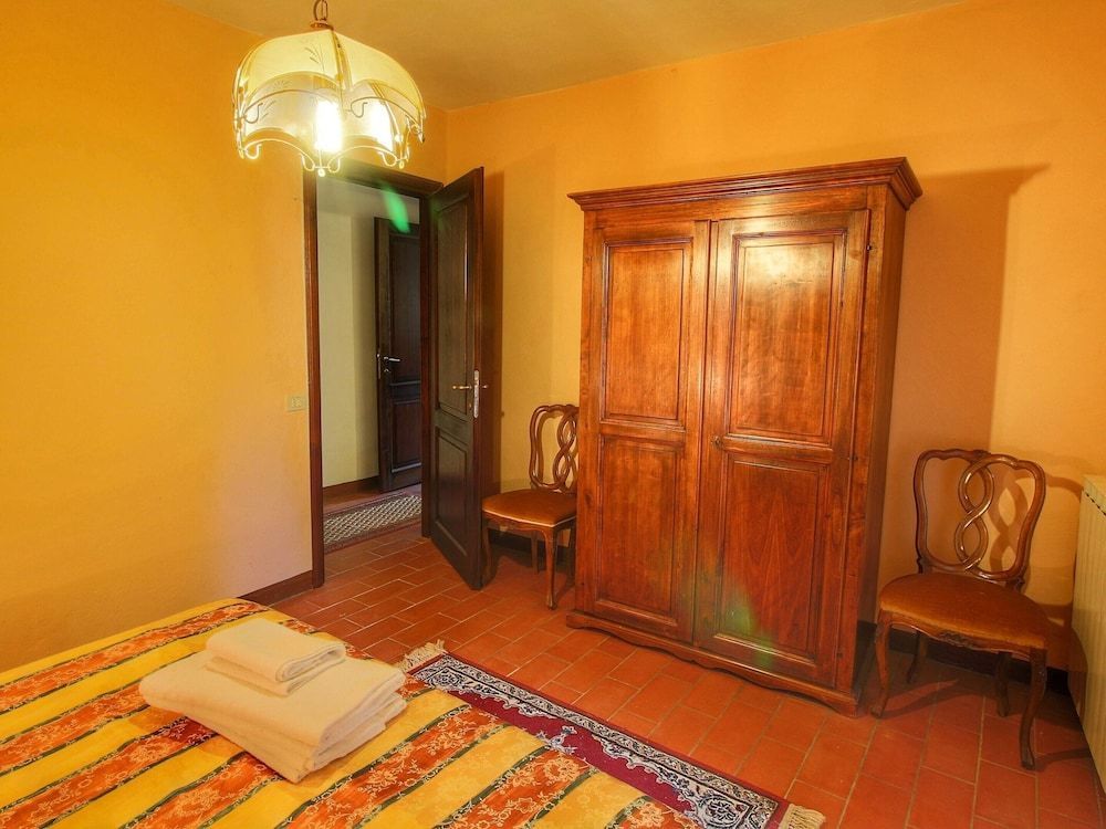 Farmhouse With Stables, Horses and the Ability to Make Horseback Riding 2