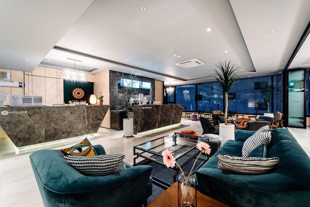 Hotels One 2