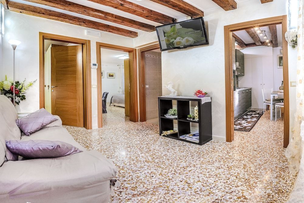 Venice Dream House Tosca 1
