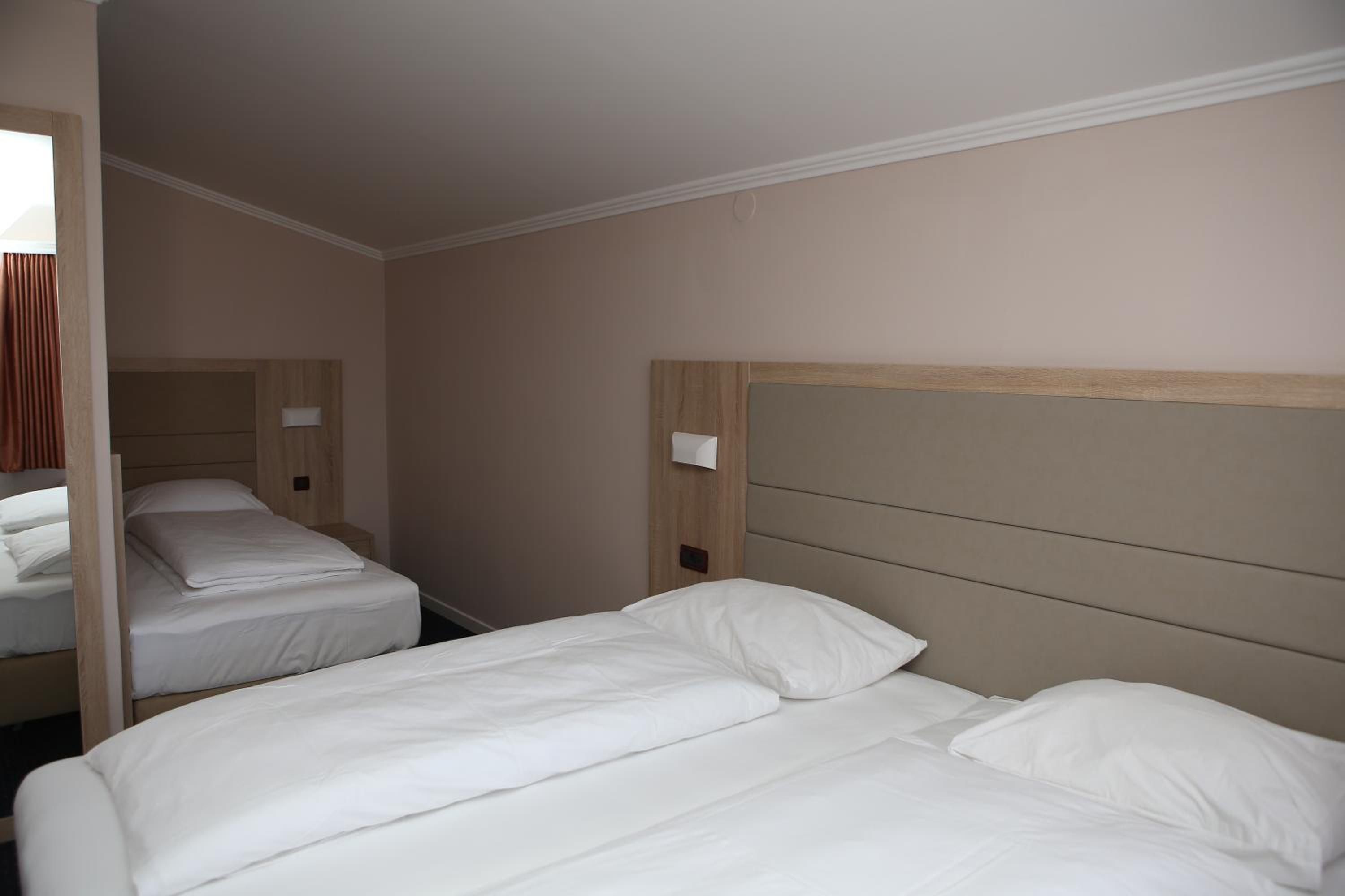 Hotel Ana 2