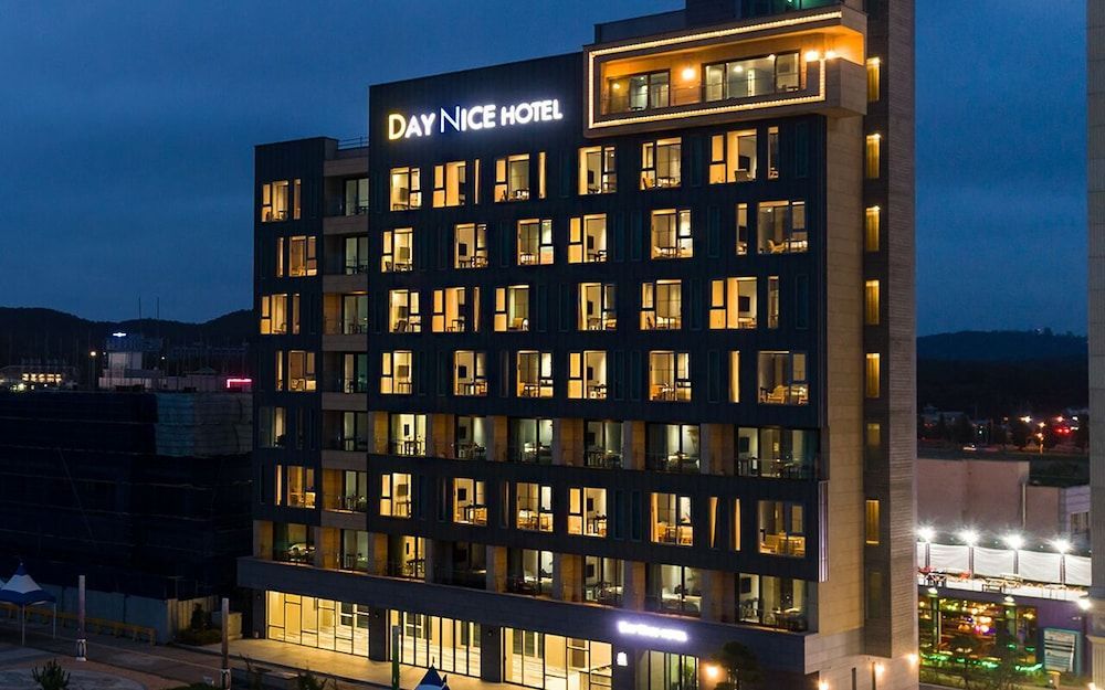 Day Nice Hotel 1