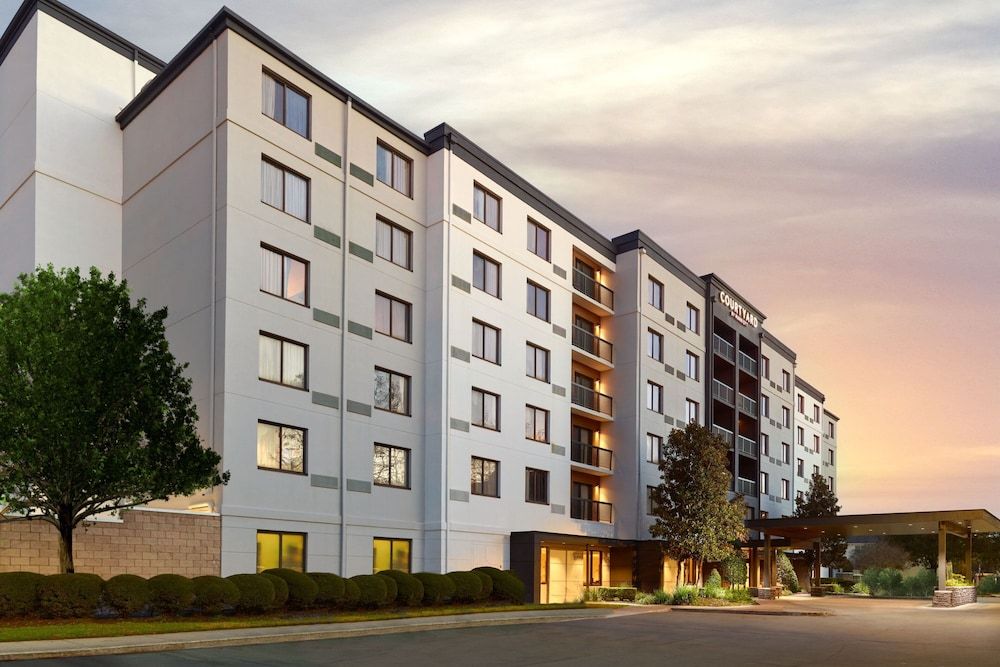 Courtyard by Marriott New Orleans Metairie 1