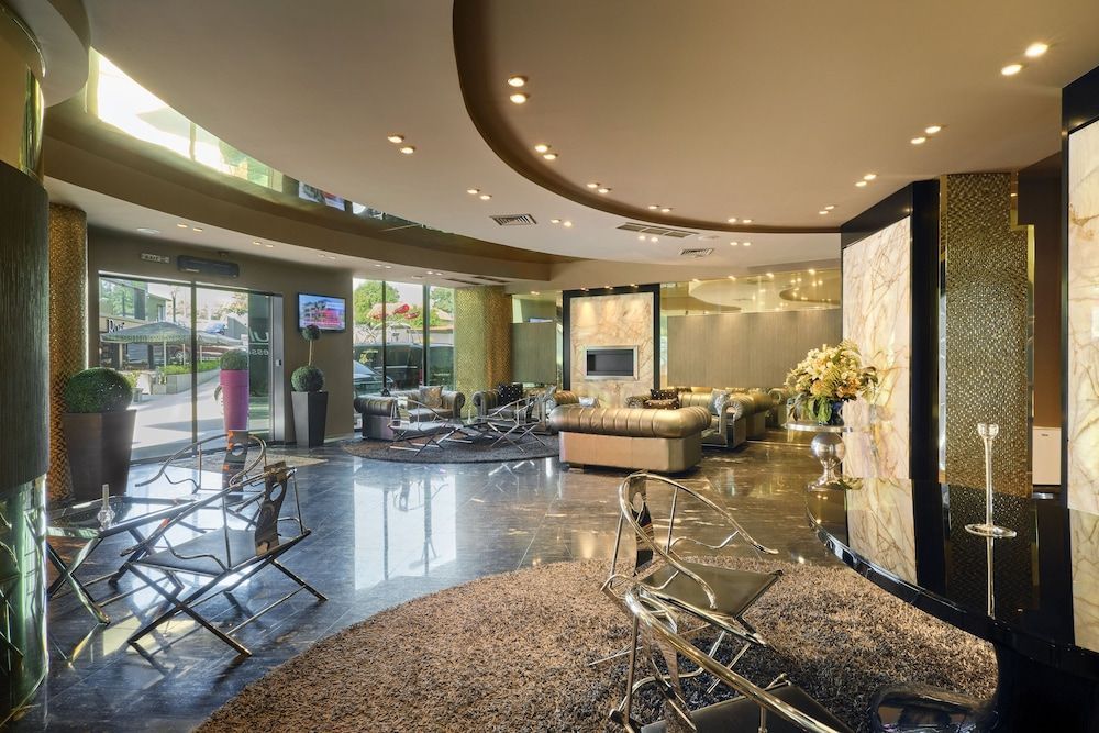 Hotel Emirates 2