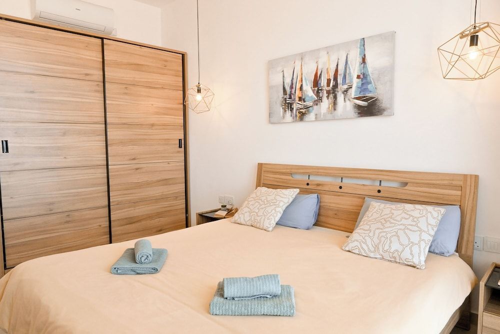 Exceptional Sea View Apart St Paul's Bay 2