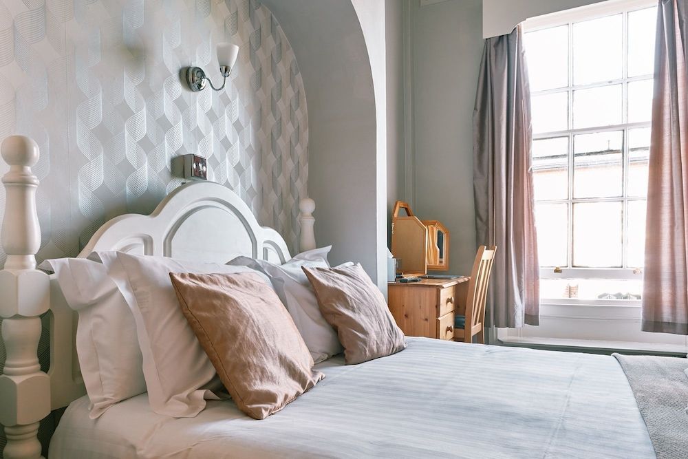 The Queens Hotel 2