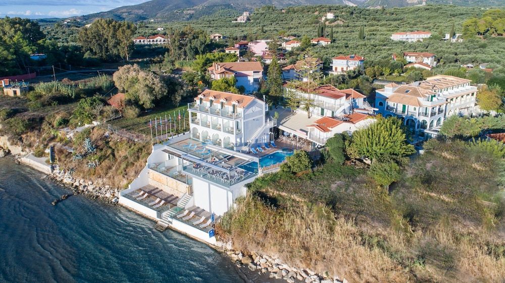 Denise Beach Hotel 1