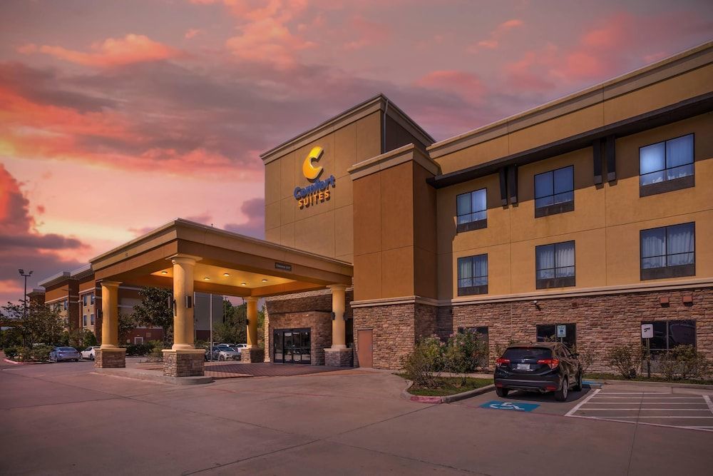 Comfort Suites Old Town Spring 1