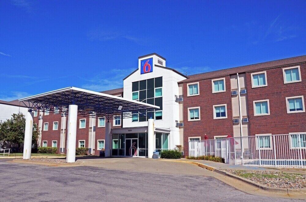 Motel 6-West Des Moines, IA 1