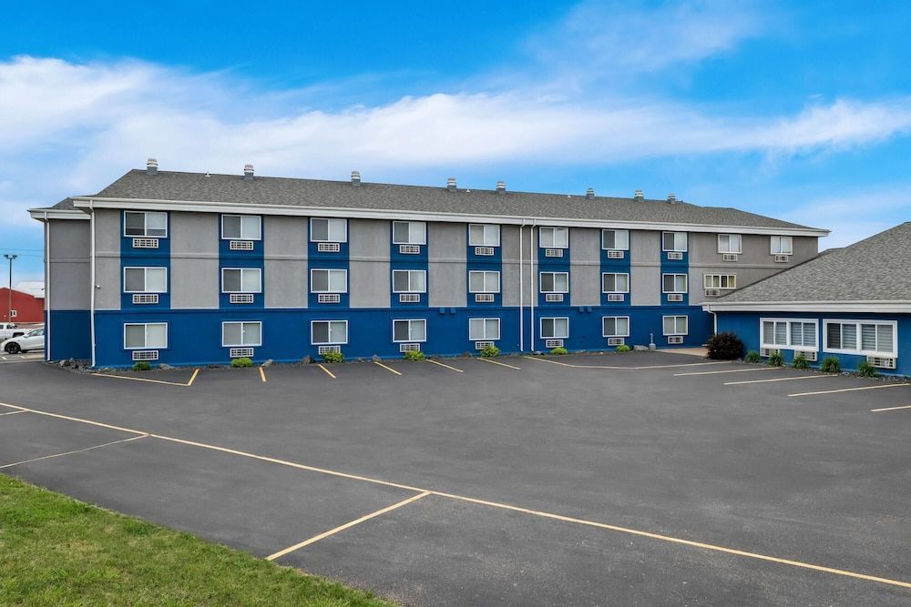 Super 8 by Wyndham Osseo WI 1