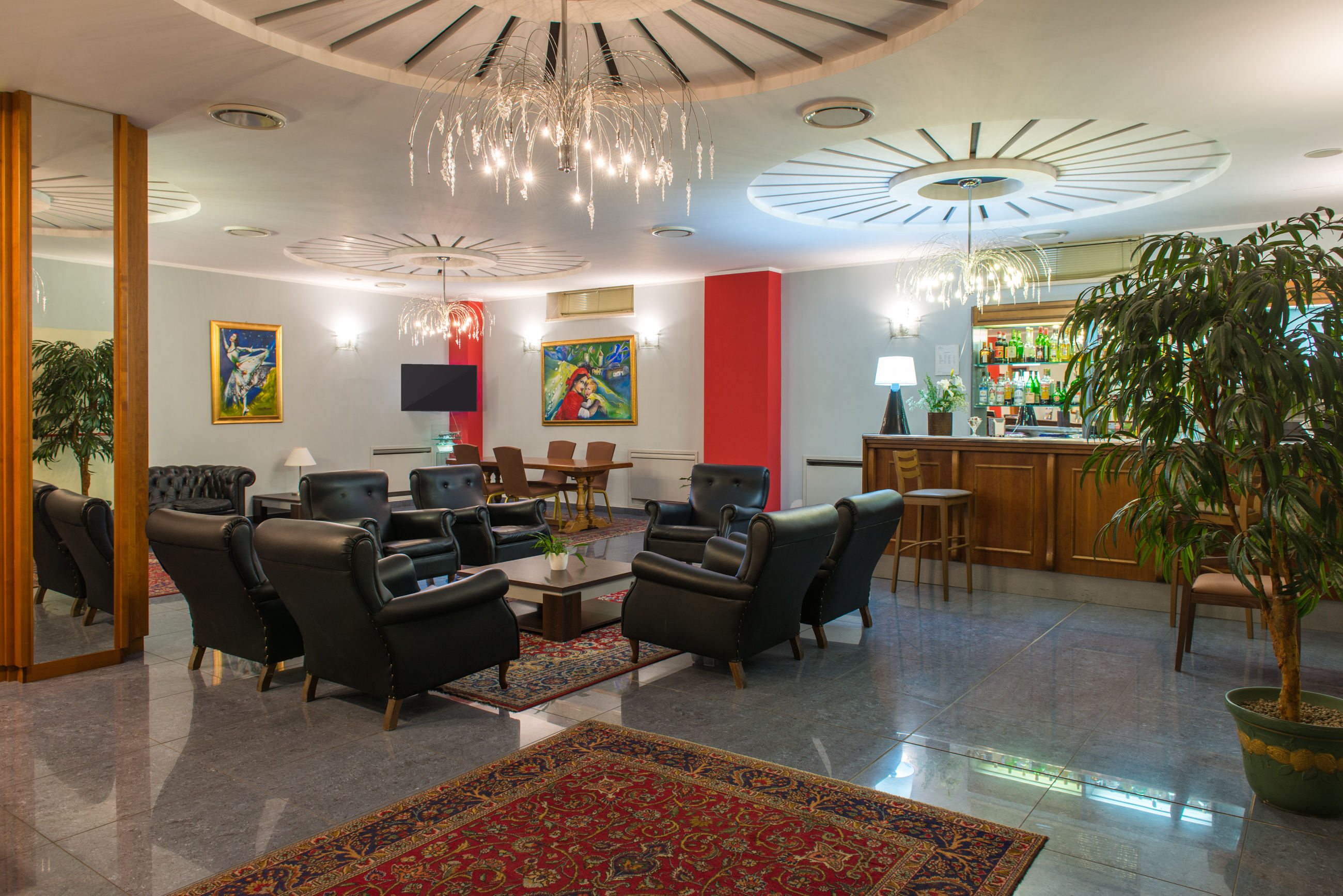 Royal Hotel 1