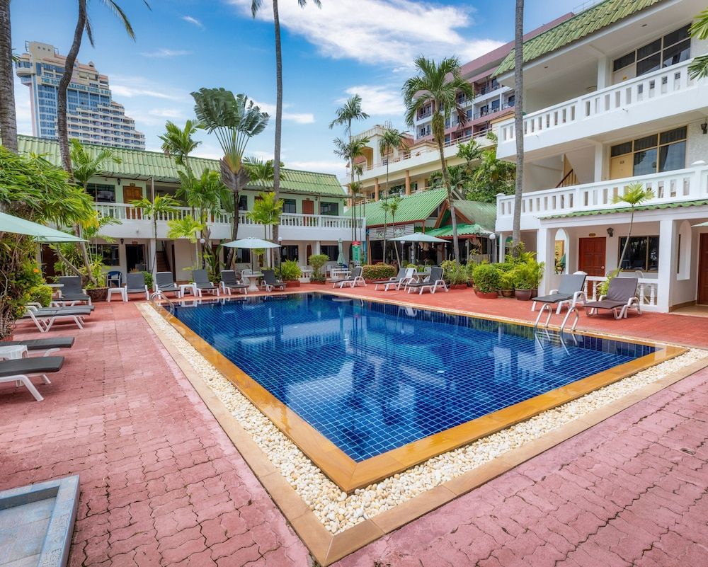 The Expat Hotel Patong 1