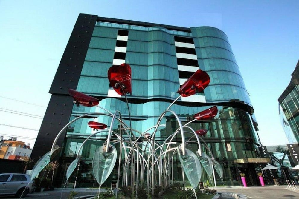 Hotel Emirates 1
