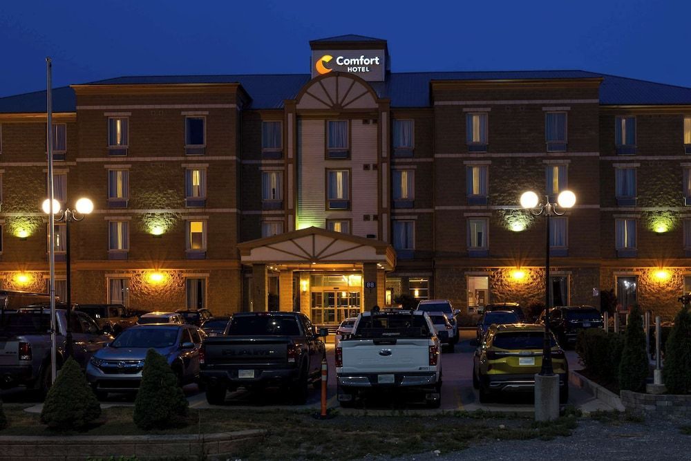 Comfort Hotel Bayer's Lake 1