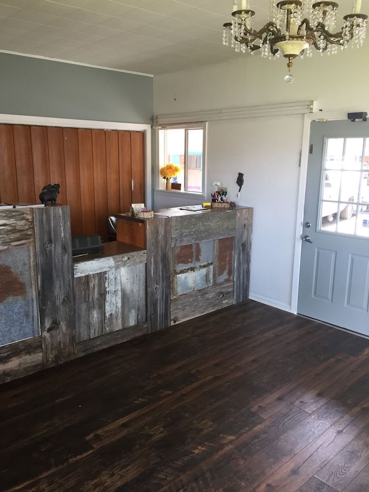 The Oak Motel 2