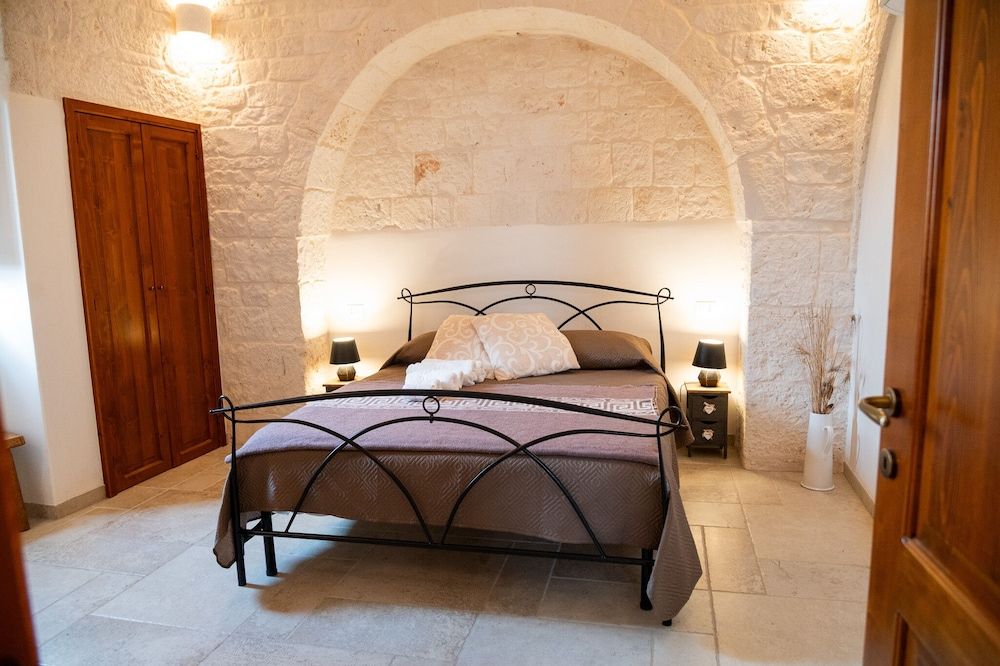 Pietra Rosa Apulian Home 1