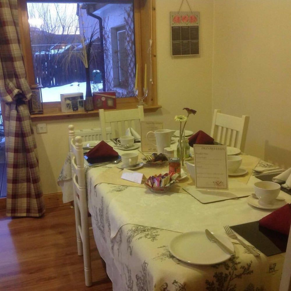 Dunroamin Lodge 2
