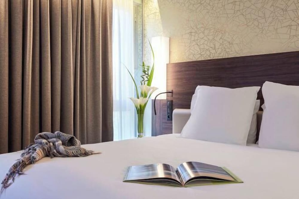 Hôtel Mercure Paris Arc de Triomphe Étoile 2