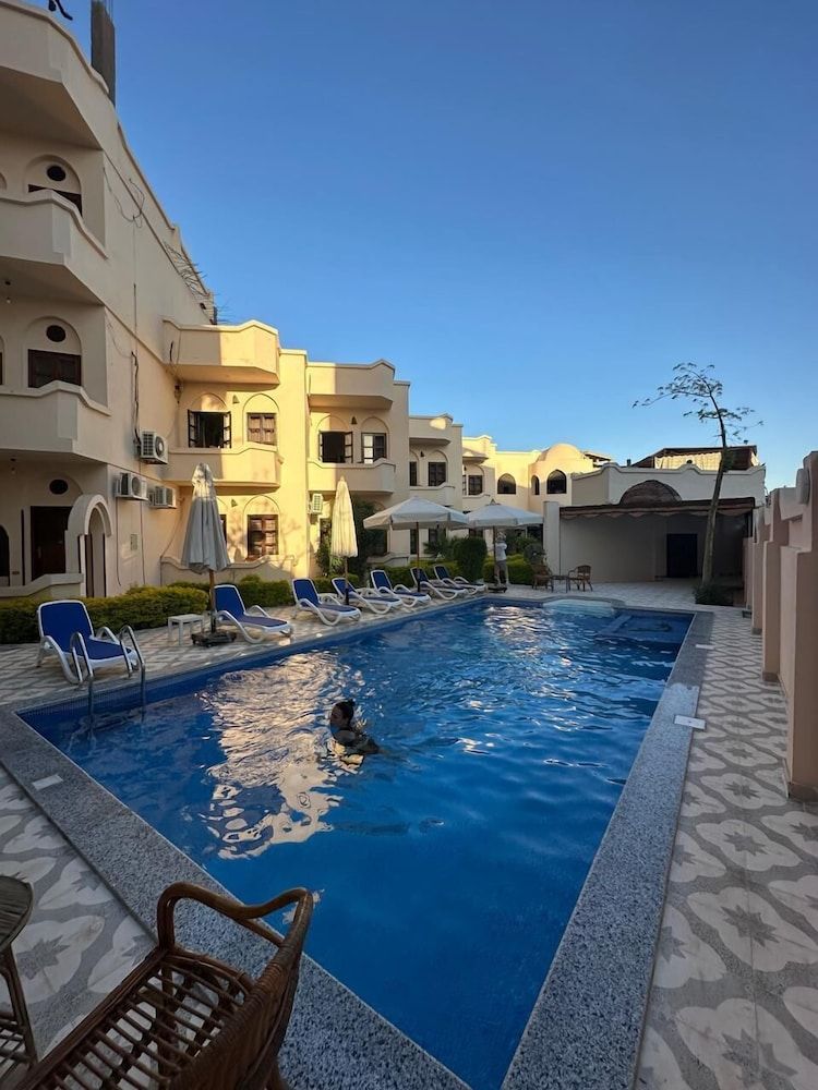 El Nakhil Hotel 1