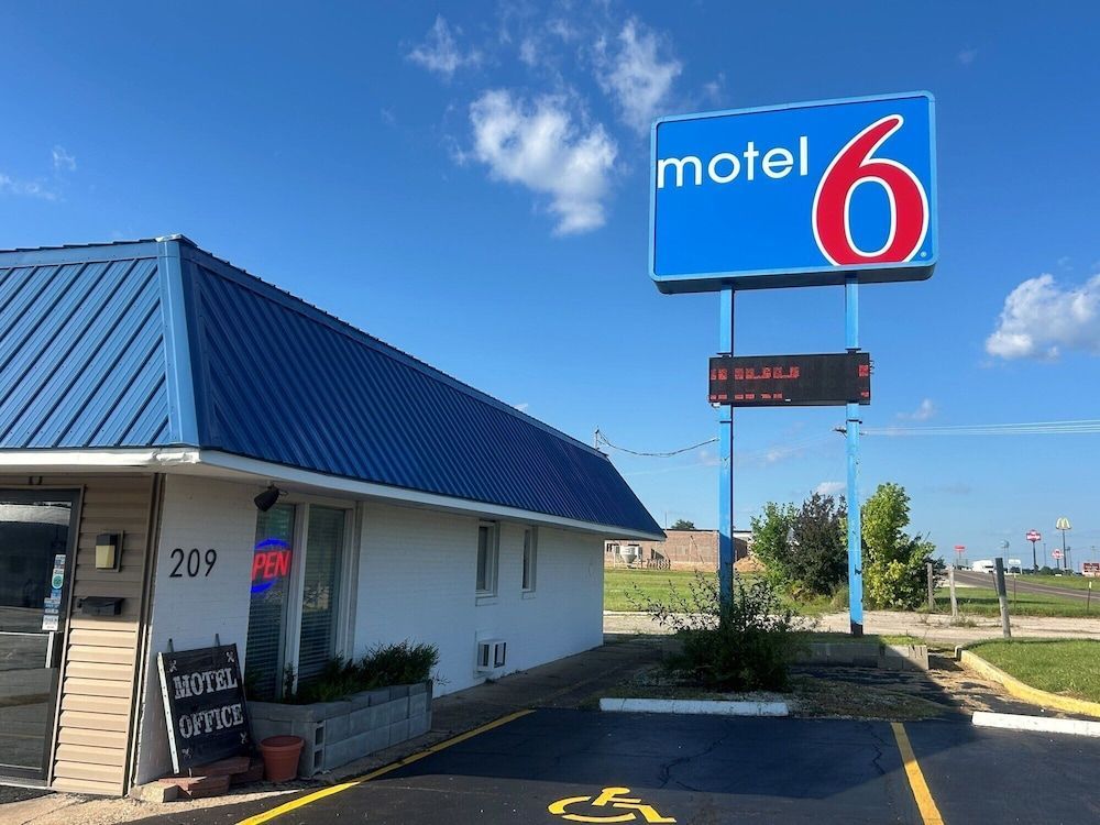 Motel 6 Sullivan, MO 1