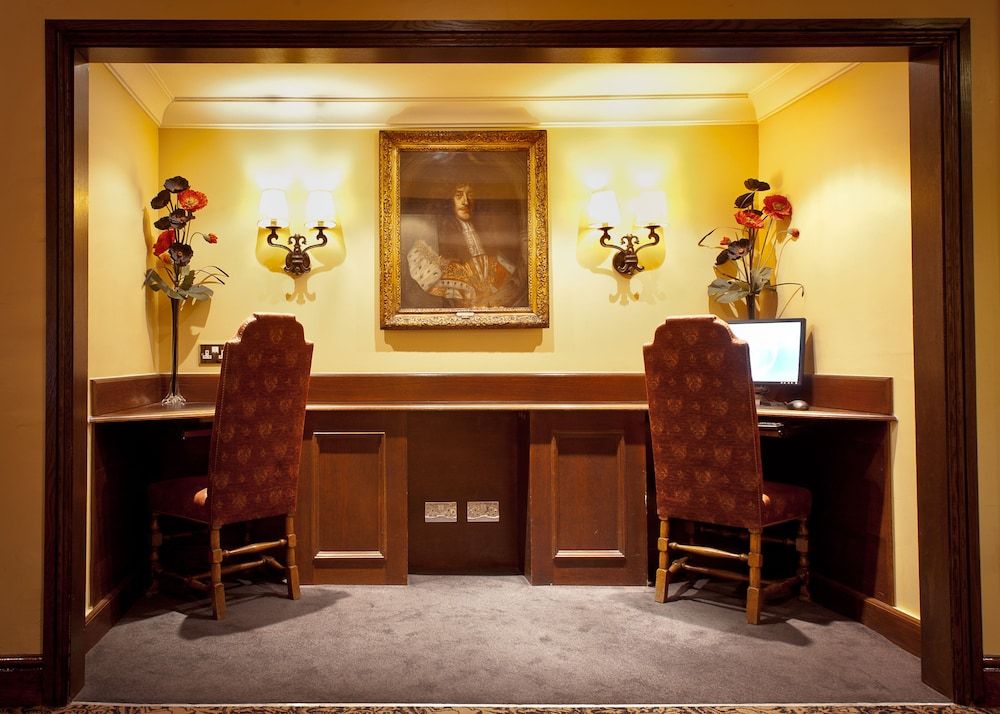 The Bull Hotel; Sure Hotel Collection by Best Western 2