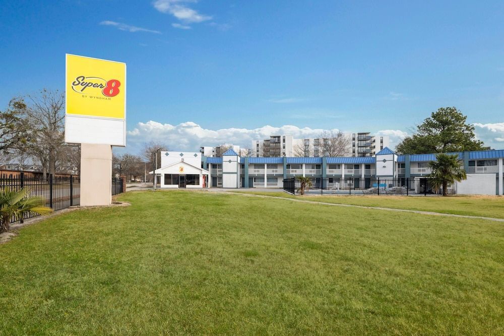 Super 8 by Wyndham Portsmouth - Norfolk 1