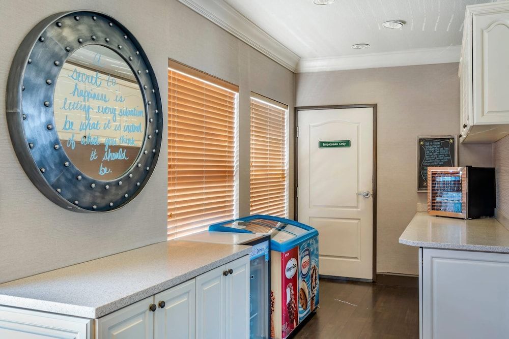 Elizabeth Oceanfront Suites, an Ascend Collection Hotel 2
