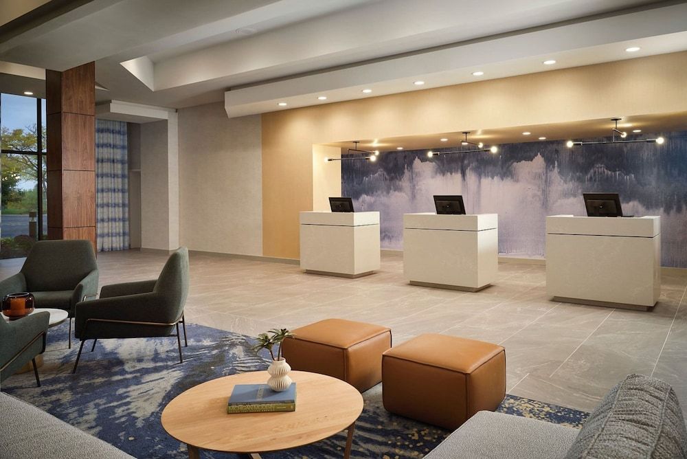 Sheraton Grand Rapids Airport Hotel 2
