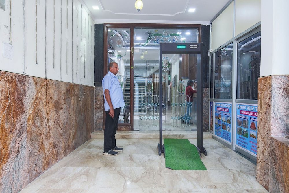 Hotel Sweet Home DX I Nearby New Delhi Railway Station 2