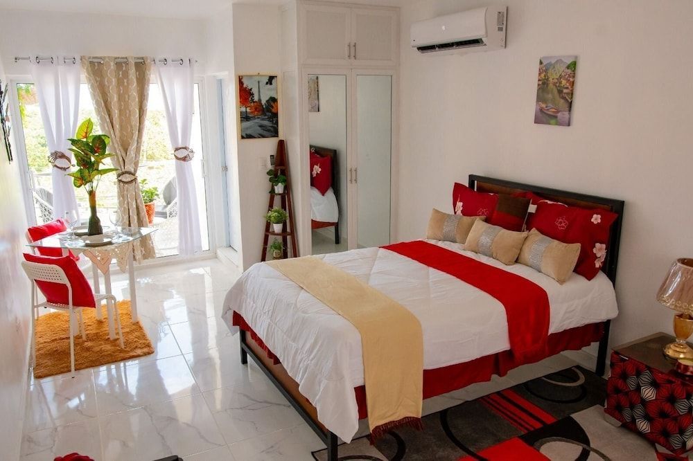 ROYAL TERRACE KING IV 2