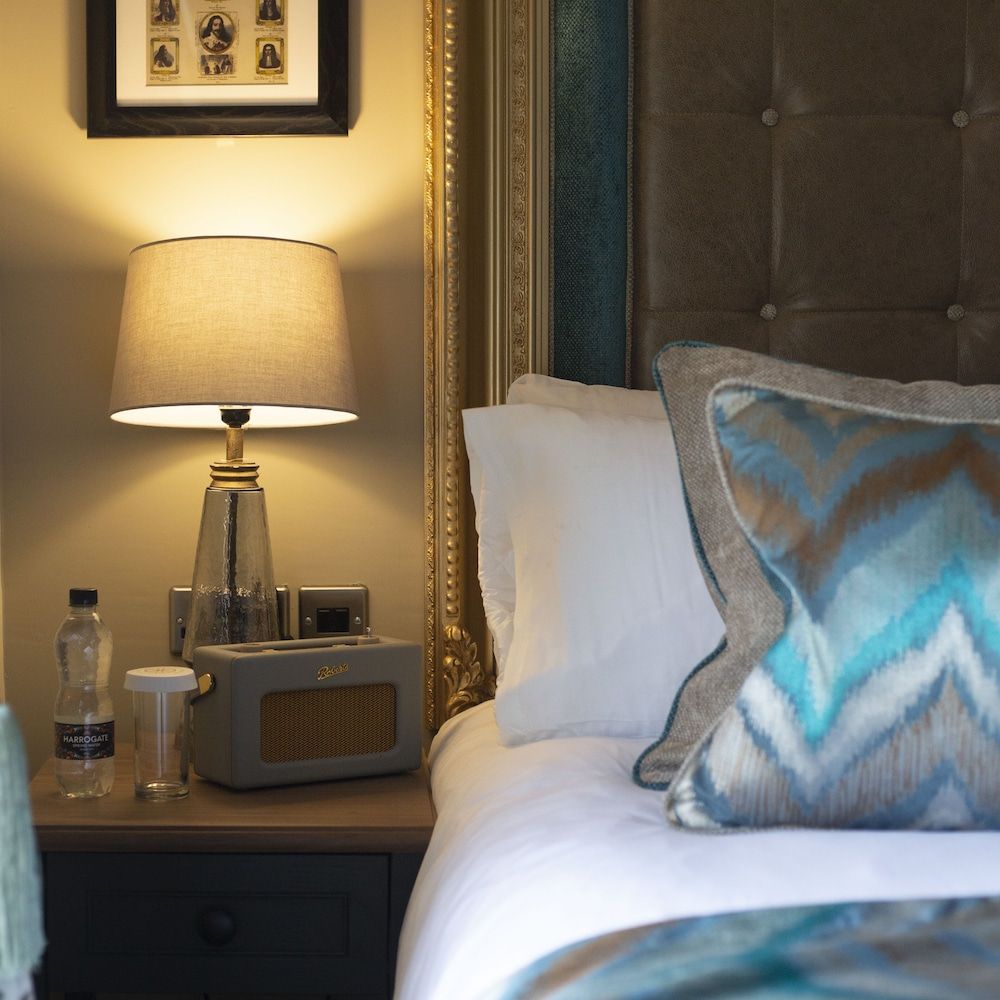 The Kings Arms and Royal Hotel, Godalming, Surrey - The Coaching Inn Group 2