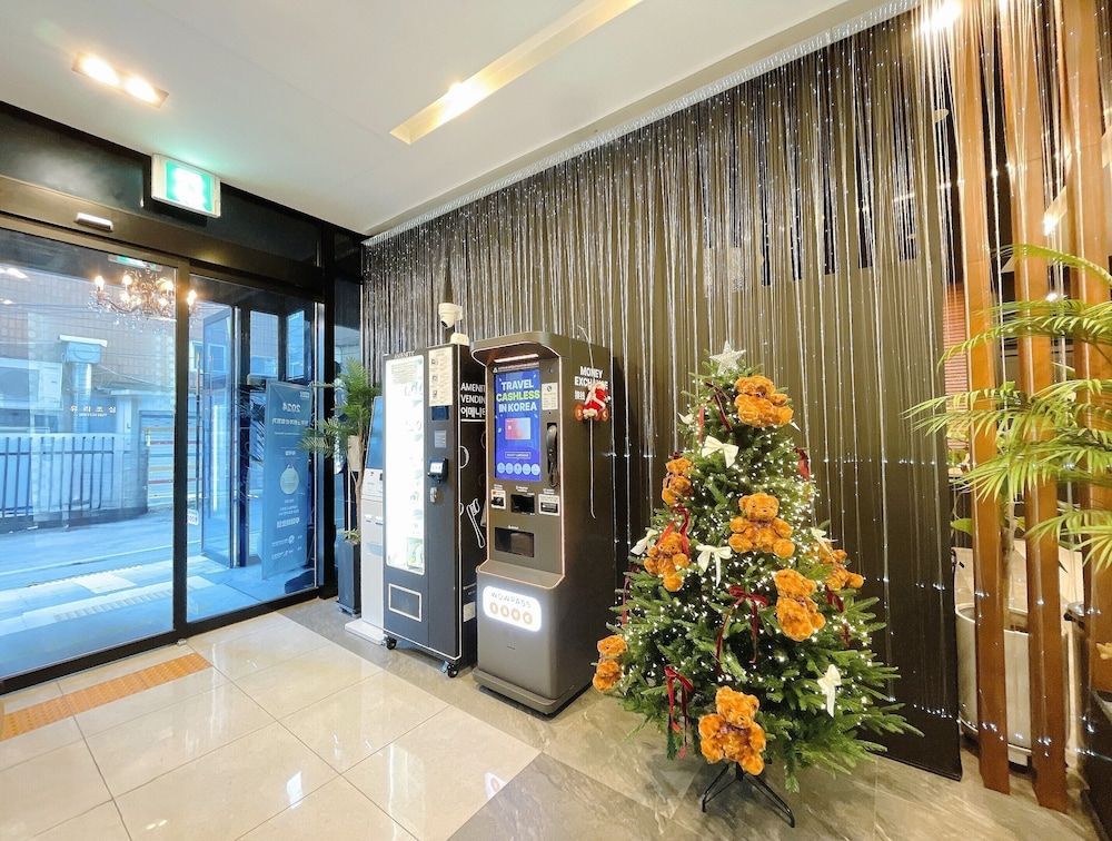 Lumia Tourist Hotel 2