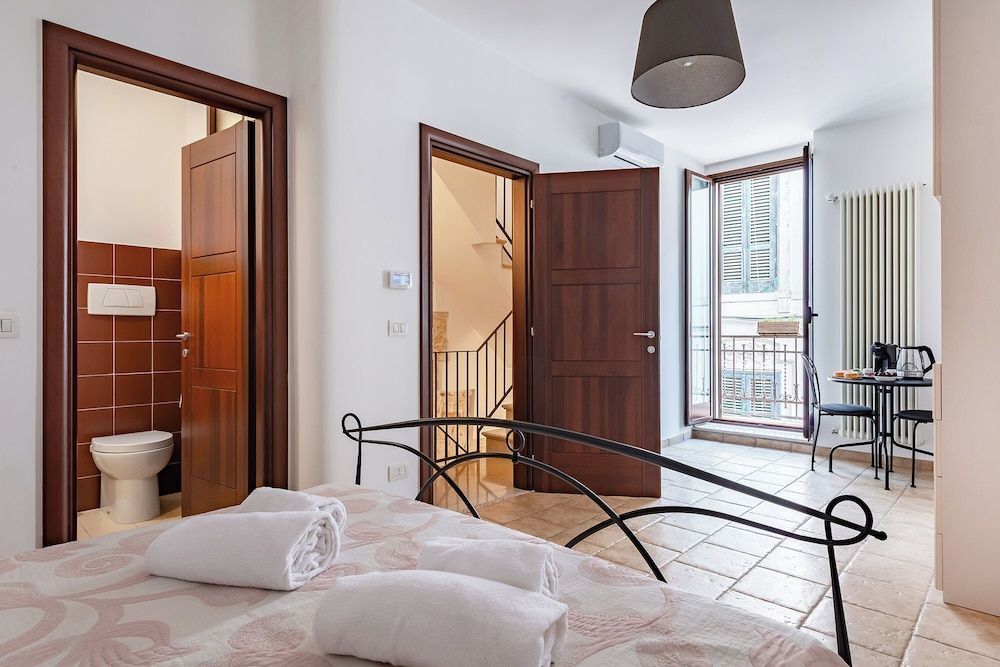 Helios Room 2