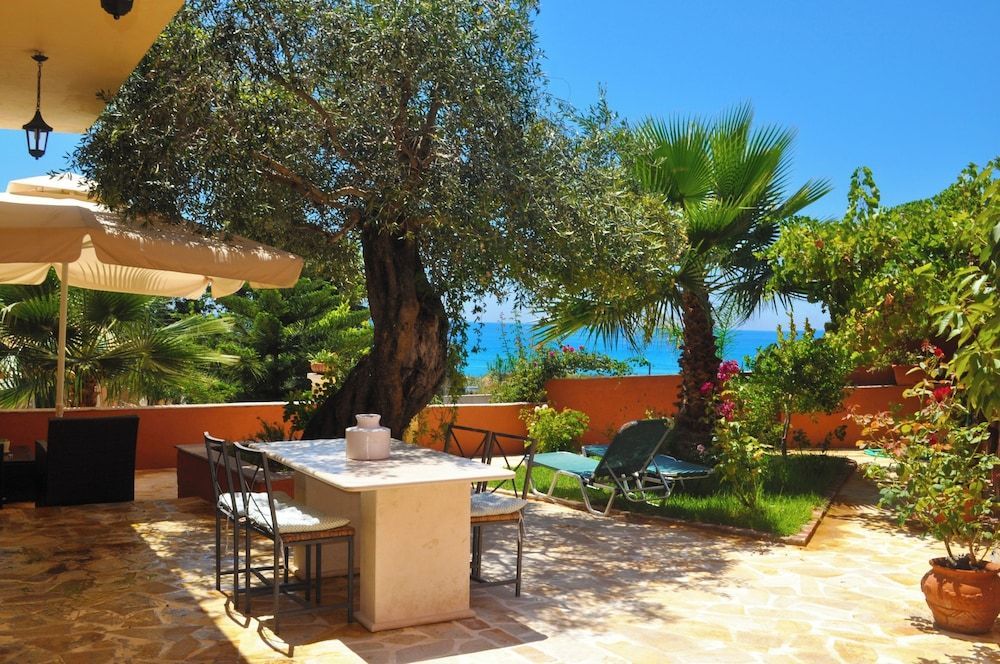 House Angelos D with sea view and private garden - Agios Gordios Beach 1