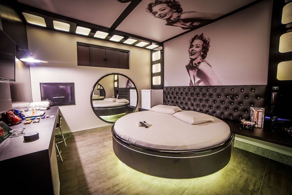 Motel Dallas 2