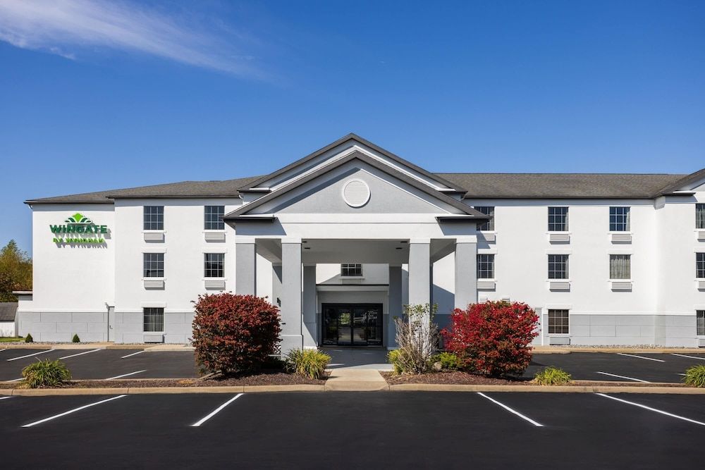 Wingate by Wyndham Grove City 1