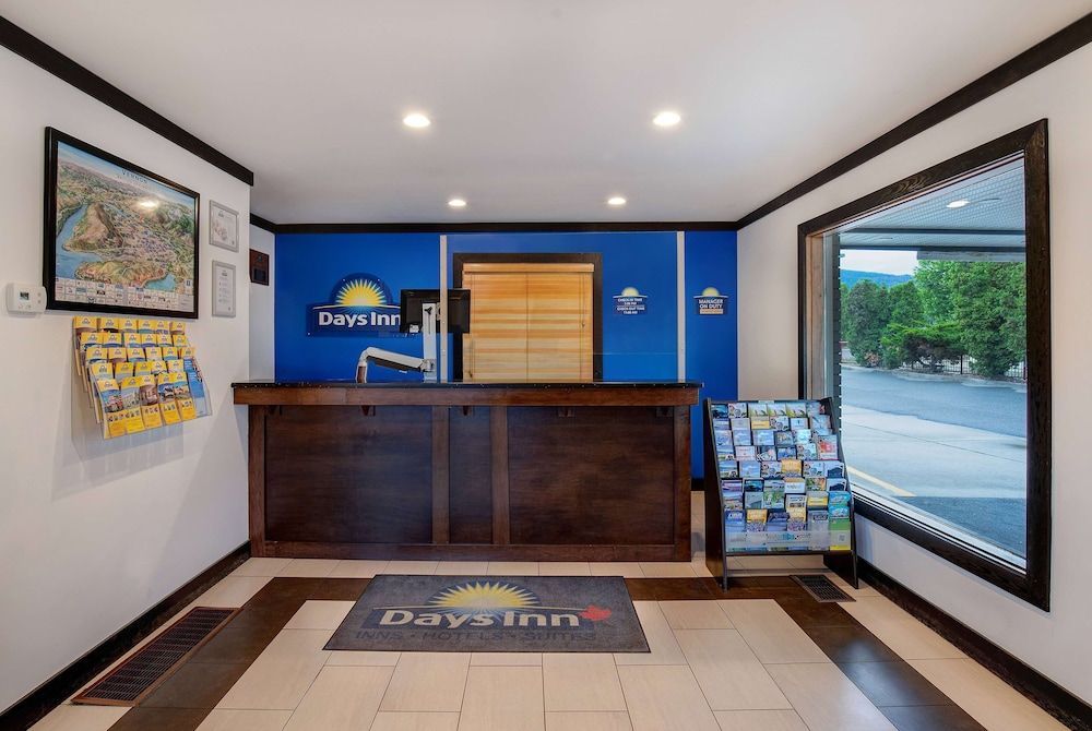 Days Inn by Wyndham Vernon 2