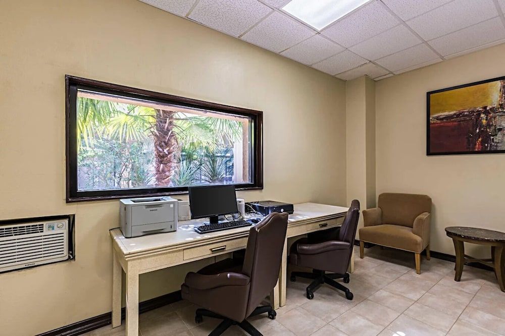 Eco Inn Suites by Hotel O Baytown 2